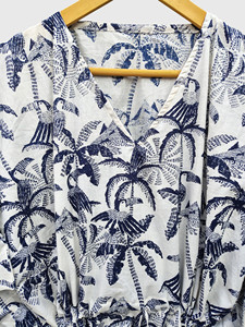 Robe kimono bleue à imprimé palmiers pour femmes, col en V, manches mi-longues, longue tenue de plage, vêtements d'été pour les vacances - Product Image 4