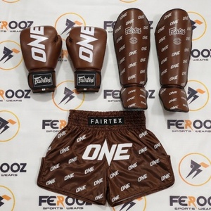 ชุดอุปกรณ์คิกบ็อกซิ่งสีม่วงยี่ห้อ Fairtex ประกอบด้วยนวม สนับแข้ง และกางเกงขาสั้น พิมพ์ลายแบบ Sublimation พร้อมแถบตีนตุ๊กแกสำหรับฝึกศิลปะการต่อสู้ - Product Image 3