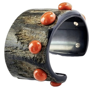 กำไลข้อมือเขาดิบที่ไม่ซ้ำใครพร้อมเครื่องประดับแฟชั่นคุณภาพสูงจากช่างฝีมือชาวอินเดียกระดุมข้อมือรูปเขาควายและสร้อยข้อมือ - Product Image 1