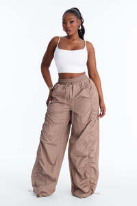 Pantalones de paracaídas anchos de nailon OEM para mujer, con cordón, estilo casual urbano, pantalones para hombre - Product Image 5