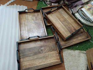 Elegante fiesta personalizada bandeja de servicio de madera bandeja hecha a mano de primera calidad mango de madera de Metal para comedor en casa, fiestas eventos especiales - Product Image 5