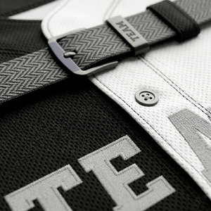 Ensemble uniforme de baseball noir et blanc pour hommes avec numéro 24 imprimé numériquement, maillot et pantalon en polyester respirant pour adultes - Product Image 6