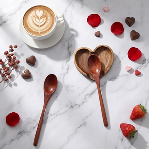 Ensemble de cuillères et repose-cuillères en bois d'acacia style ferme, motif cœur de la Saint-Valentin, pour la cuisine, cadeaux pour femme et mère, vente en gros du Vietnam - Product Image 3
