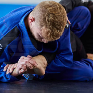 Kimono de Jiu-Jitsu Brésilien (BJJ) – Tenue de Performance pour Arts Martiaux – Respirant, Léger et Durable – Combinaison d'Entraînement pour Hommes et Jeunes – Idéal pour le Combat - Product Image 6