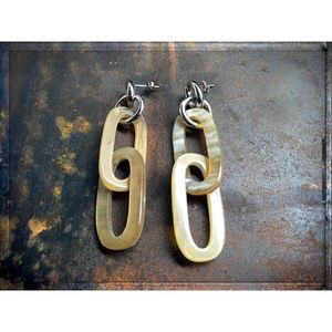 Pendientes de Cuerno de Búfalo Indio Orgánico, Hechos a Mano, Ecológicos, Joyería Artesanal Natural - Product Image 3