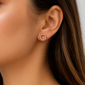 Boucles d'oreilles clous cercle perlé en or rose 18 carats pour femme, finition polie, style minimaliste, pour usage quotidien, bijoux de fête, cadeau - Product Image 1