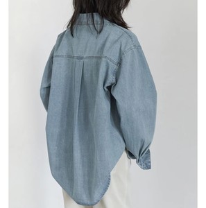 Chemise en jean délavé décontractée de haute qualité pour femme, style streetwear, épaules tombantes, personnalisable avec boutons et logo sur mesure – Prix de gros - Product Image 4