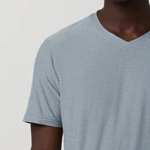 Conception de logo personnalisé, T-shirt pour homme de haute qualité, col en V, impression de logo personnalisé / couleur unie à prix avantageux pour l'été 2026 - Product Image 3