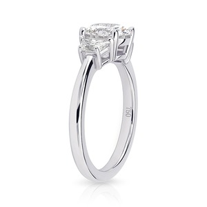 Anillo de Compromiso de Tres Piedras con Diamante Cultivado en Laboratorio de Corte Redondo de 1.40CT, Oro Blanco, Joyería Fina Personalizada para Bodas, Venta al Por Mayor - Product Image 5