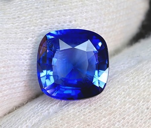 Piedra preciosa facetada de zafiro azul creado en laboratorio de 8 mm - Gemas de zafiro azul en forma de cojín - Piedra sintética de alta calidad para joyería. - Product Image 2