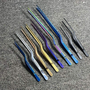 Pinces de chef colorées en acier inoxydable, décalées, de 6 et 8 pouces, pour la présentation précise des aliments et la mise en assiette professionnelle. - Product Image 5