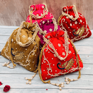 Sacs Potli faits main de haute qualité, ethniques, avec travail Zari et décorations Moti Mala en forme de paon, nouvelle collection, pour cadeaux de mariage - Product Image 5