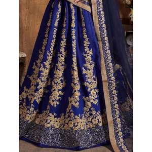 Fascinant bleu marine brodé en soie brute Lehenga Choli - Product Image 2