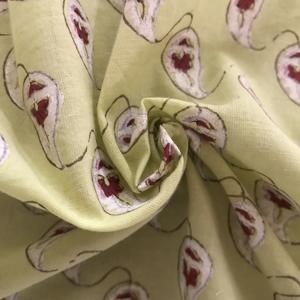 Tissu en coton imprimé à la main – Base vert pistache clair avec motif floral Paisley |   Textile indien fait main - Product Image 3
