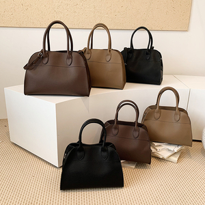 Sac Boston Classique pour Femme en Cuir Véritable avec Poignée Supérieure, Fermeture à Rabat, Bandoulière Amovible, Texture Saffiano, Sac Fourre-Tout Noir - Product Image 6