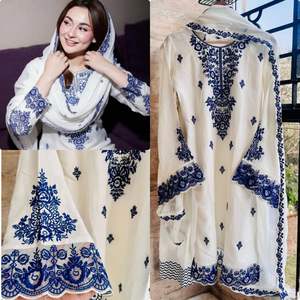 Impresionante Traje Elegante Indio en Rayón y Algodón con Bordado para Fiestas y Uso Casual para Mujer - Product Image 5