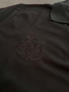 Polo décontracté à manches courtes brodé dragon, col à revers, coupe ample en mélange de coton, avec numéro et patch arrière – Grande Vente - Product Image 4