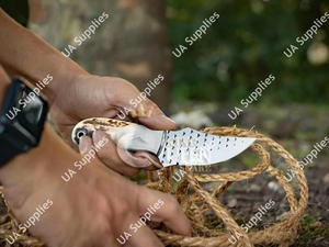 Couteau de camping EDC de qualité industrielle, personnalisable OEM, avec lame de coupe de cuir et manche en bois de cerf, fourni directement par l'usine, avec étui en cuir - Product Image 3