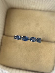 Anillo de zafiro natural con corte ovalado, cinco piedras de zafiro, anillo de compromiso, joyería de zafiro azul para ella - Product Image 2