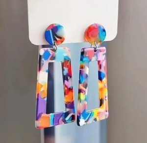 Pendientes Ecológicos Hechos a Mano con Diseño Personalizado, Forma Irregular y Múltiples Colores para Mujeres y Niñas, Regalos de la India - Product Image 1