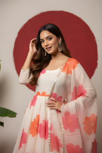 Conjunto de Kurta Anarkali Blanca con Estampado Floral y Dupatta Estampada, Tela Georgette con Forro de Crepé, Completamente Cosido - Product Image 6