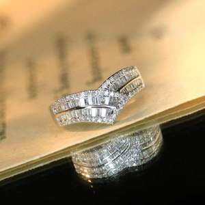 S925 <b>Silver</b> Gold Plated Prong Set Trendy Princess Square V-shaped Row <b>Ring</b> <b>Emerald</b> Cut Moissanite GRA Certified Brilliant Starry - Product Image 4