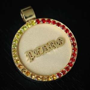 Collier avec pendentif en chaîne cubaine en moissanite plaqué or S925, logo personnalisé, charme rond, bijoux hip-hop - Product Image 1