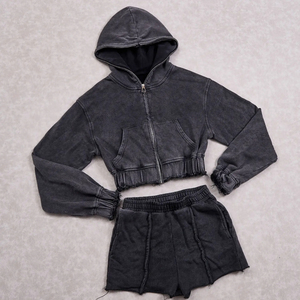 Ensemble court à capuche délavé pour femme, tissu confortable, qualité supérieure, streetwear, deux pièces, vente en gros, directement de l'usine - Product Image 1