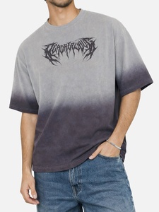 T-shirt oversize pour homme, style streetwear, col rond, manches courtes, gris, avec impression de lettres noires, effet dégradé noir - Product Image 1