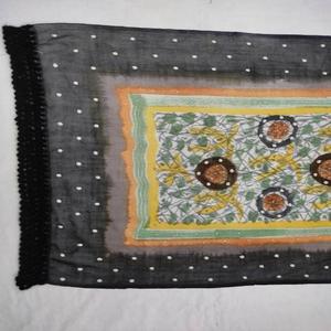Élégant châle long et léger en 100 % laine mérinos, imprimé à la main et brodé, antibactérien et chaud pour femme - Product Image 5