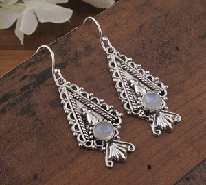 Pendientes Colgantes de Plata de Ley con Piedra Lunar Natural Vintage, Hechos a Mano, Diseño Étnico Clásico para Bodas, Joyería de Moda al por Mayor - Product Image 1