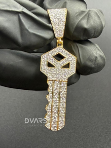 Prix d'usine Bijoux fins en argent sterling 925 avec moissanite, pendentif clé entièrement serti de pierres, style Hip Hop, personnalisable - Product Image 1