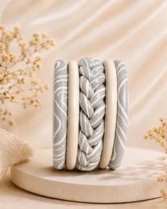 Bracelet jonc décoratif en résine de qualité supérieure pour femme, bijou moderne et élégant, fait main, design coloré, accessoire de mode en gros - Product Image 2
