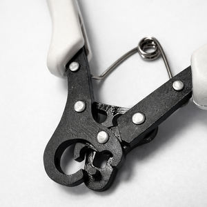 Herramienta de Acero Inoxidable para Hacer Lazos en Joyería, con Agarre Blanco para Lazos Perfectos y Consistentes en Todo Momento - Product Image 1