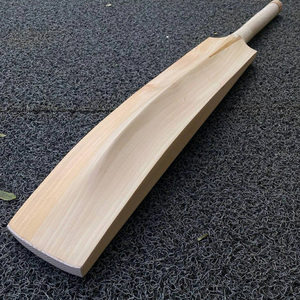 Bate de críquet de madera con logotipo personalizado, bate de críquet de madera de sauce inglés premium, duradero y ecológico, hecho de madera de alta calidad, Sialkot Pak - Product Image 5