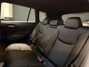 Toyota Corolla Cross 1.8 Teamplayer 4x2 Taxi Véhicule utilitaire sport (VUS) à faible consommation de carburant pour le transport de passagers et commercial - Product Image 3