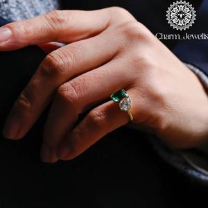 Bague de fiançailles pour femme Charm Jewells plaquée or 18 carats avec moissanite taille coussin, sertie à griffes, pierre précieuse classique certifiée IGI - Product Image 5