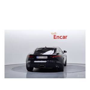 Jaguar F-TYPE P300 Coupé 2023, 22 210 km, Volant à Gauche, Boîte Automatique, Sièges en Cuir, Caméra Arrière - Product Image 4