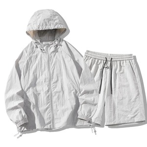 Veste coupe-vent à capuche pour femme, manches longues, en polyester tissé, style utilitaire, couleur unie, fermeture éclair, idéale pour l'été - Product Image 1