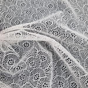 Tela de Encaje Floral Geométrico, Spandex/Nailon, 147 cm de Ancho, Elástica, Color Personalizado para Vestidos, Blusas y Prendas, Ligera - Product Image 2