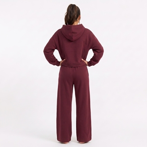 Conjunto Deportivo de Invierno Personalizado para Mujer, Chaqueta Deportiva Corta de Felpa 100% Algodón y Pantalones de Corte Holgado, Proveedor de Marca Privada - Product Image 2