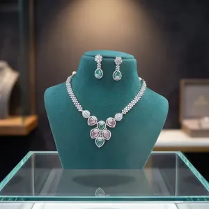 Elegante Juego de Joyería de Aleación Plateada con Cristales de Estrás, Diseño de Flor con Corte de Pera, Collar y Aretes para Mujer, para Bodas - Product Image 4