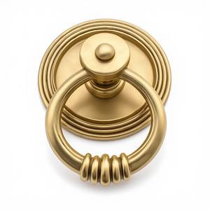 Battant de porte en laiton de la collection Luxury Heritage, conçu pour les villas haut de gamme et les designs d'entrée sophistiqués - Product Image 2