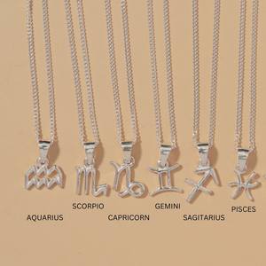 Colgante Zodilac de Moissanita, Minimalista, Unisex, para Uso Diario, Diseño Personalizado con Iniciales, Hipoalergénico, Personalizable - Product Image 3