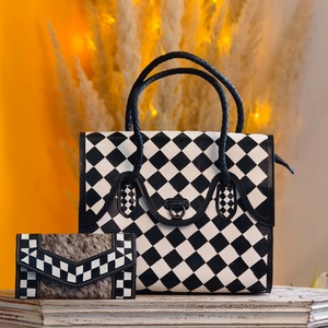 Bolso Bandolera de Cuero Genuino Hecho a Mano Estilo Occidental, Correa Única, Portátil para Viaje, Compacto de 7 Pulgadas, de Alta Calidad para Mujer - Product Image 1