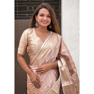 Sari Kanjivaram en soie pêche douce Elite Weaves Leheriya, tissé avec des broderies Zari traditionnelles, pour fêtes ethniques, tenue de soirée élégante d'hiver - Product Image 2