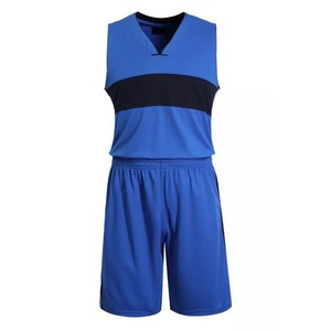 Ensemble d'uniformes de basketball col en V respirant en polyester, maillot sans manches et short pour jeunes joueurs pour les compétitions sportives d'équipe - Product Image 1