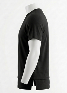 เสื้อยืดแขนสั้นคอกลมสีดำสำหรับผู้ชาย ทรงปกติ สีพื้น สไตล์ลำลอง ผ้าเจอร์ซีย์คอตตอน 100% - Product Image 2