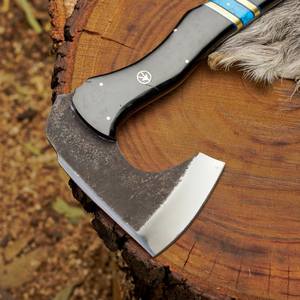 Hacha Táctica Personalizable OEM de Acero 1095 para Exteriores, Forjada a Mano, con Mango de Resina, para Camping y Bushcraft - Product Image 5