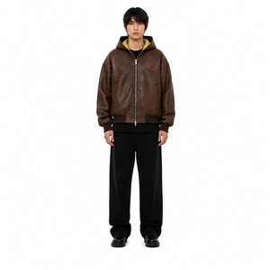 Chaqueta Bomber Holgada de Cuero Sintético Granulado para Hombre, Estilo Aviador, 80GSM, Acabado Pintado a Mano con Aerógrafo, Ropa Urbana - Product Image 1